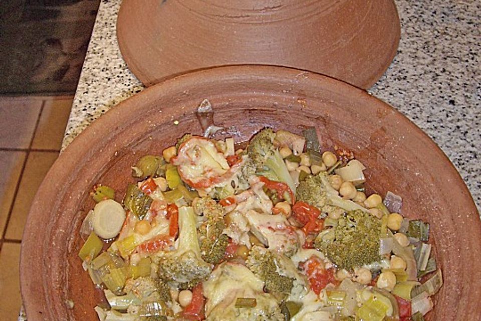 Tajine mit Kichererbsen und Brokkoli