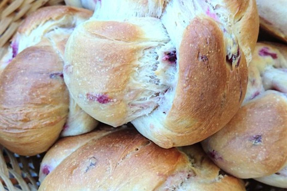 Cranberry-Brötchen aus Dinkelhefeteig