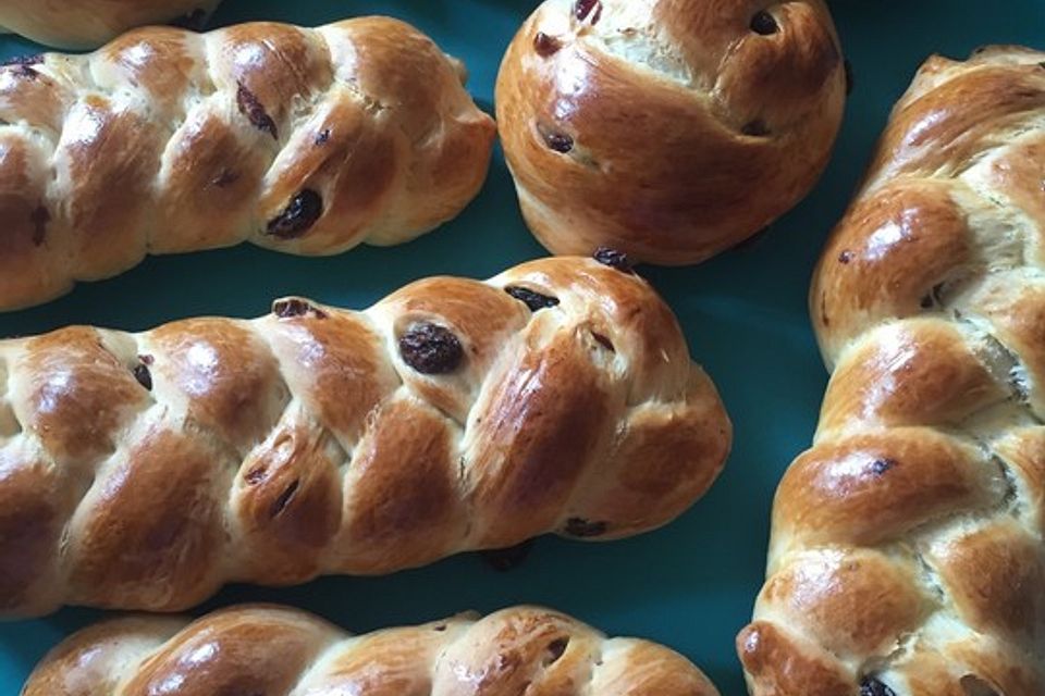 Cranberry-Brötchen aus Dinkelhefeteig