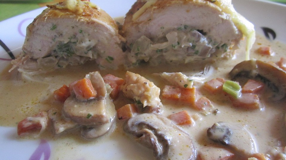 Gefüllte Hähnchenbrust in Tomaten-Rotwein-Sauce von alexs5392 Gefüllte Hähnchenbrust in Tomaten-Rotwein-Sauce von alexs5392