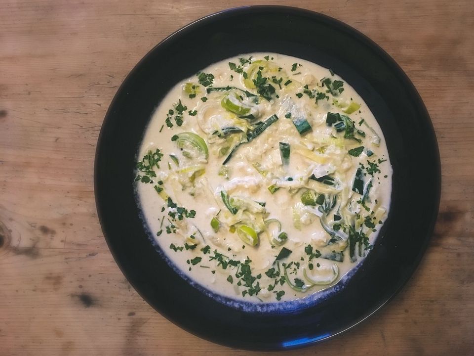 Low Carb vegetarische Käse-Lauch-Blumenkohl Suppe von Melanie_28| Chefkoch