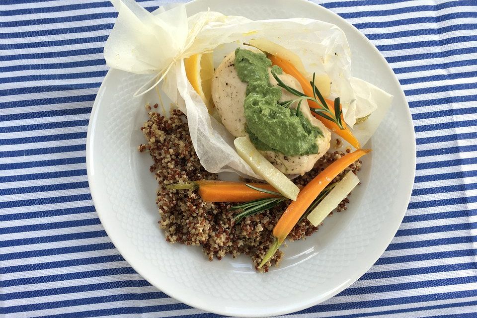 Hähnchenbrust mit Matcha-Sauce und Quinoa