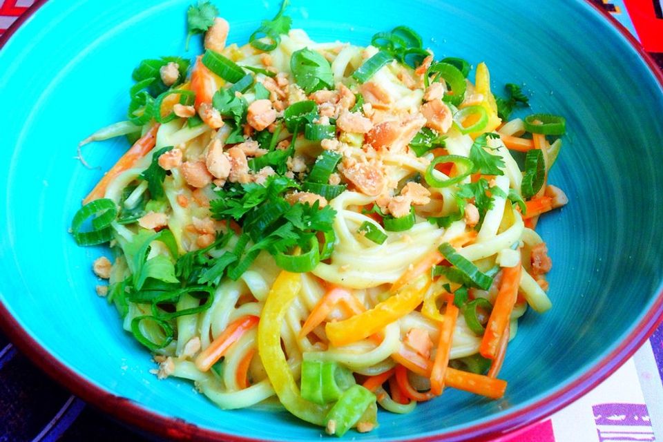 Thai-Nudeln mit Kokos-Erdnuss-Soße