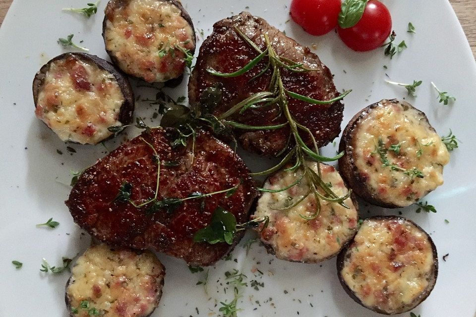 Rinderfilet mit gefüllten Champigons