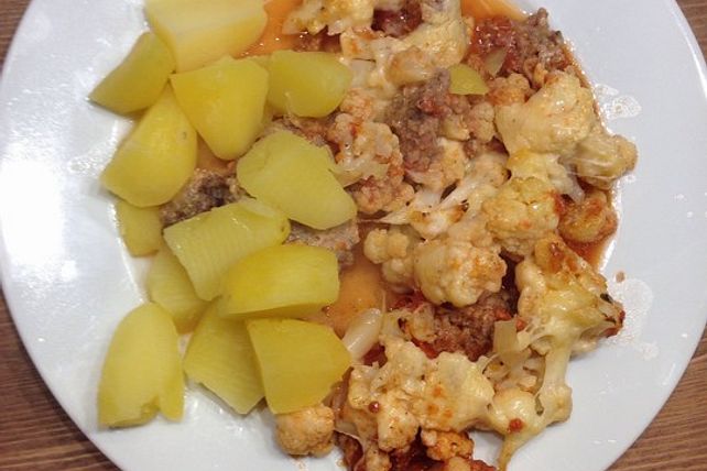 Überbackener Blumenkohl auf Hackfleischbett von Katreiner3| Chefkoch