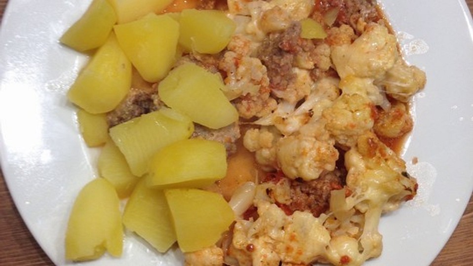 Überbackener Blumenkohl auf Hackfleischbett von Katreiner3