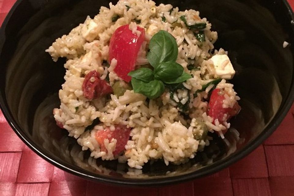 Reissalat mit Rucola und Pesto