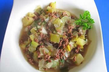 Rinderhack-Lauch-Apfel-Käse-Suppe