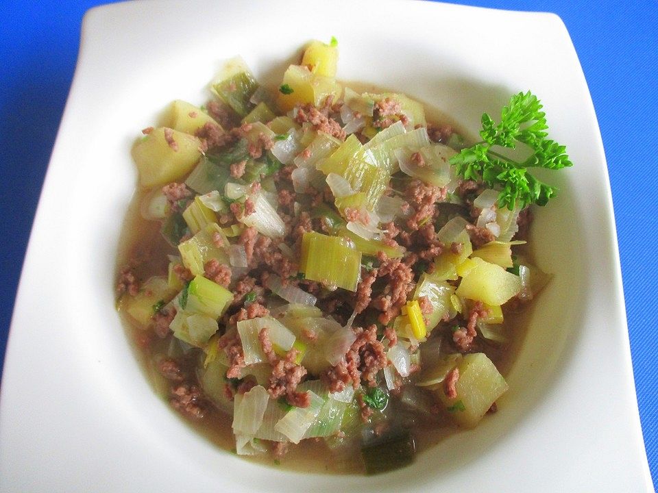 Rinderhack-Lauch-Apfel-Käse-Suppe von movostu| Chefkoch