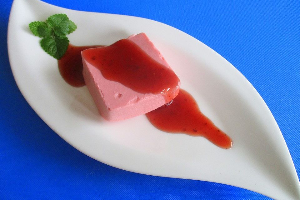 Pflaumen-Mascarpone-Creme mit Traubensauce