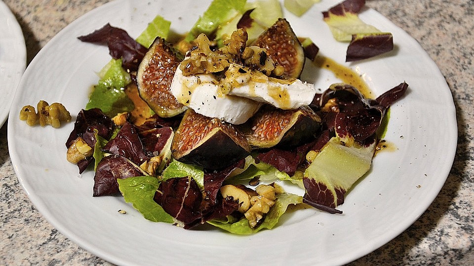 Salat mit Ziegenkäse, Feigen und Honig-Walnuss-Vinaigrette von SessM ... Salat mit Ziegenkäse, Feigen und Honig-Walnuss-Vinaigrette von SessM ...