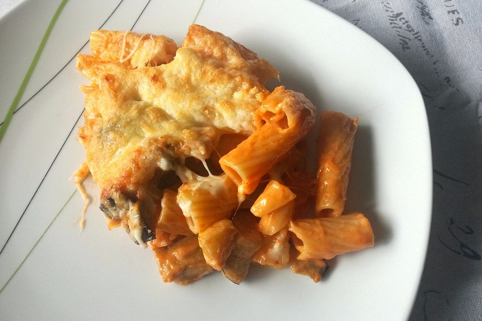 Rigatoni con Melanzane al Forno