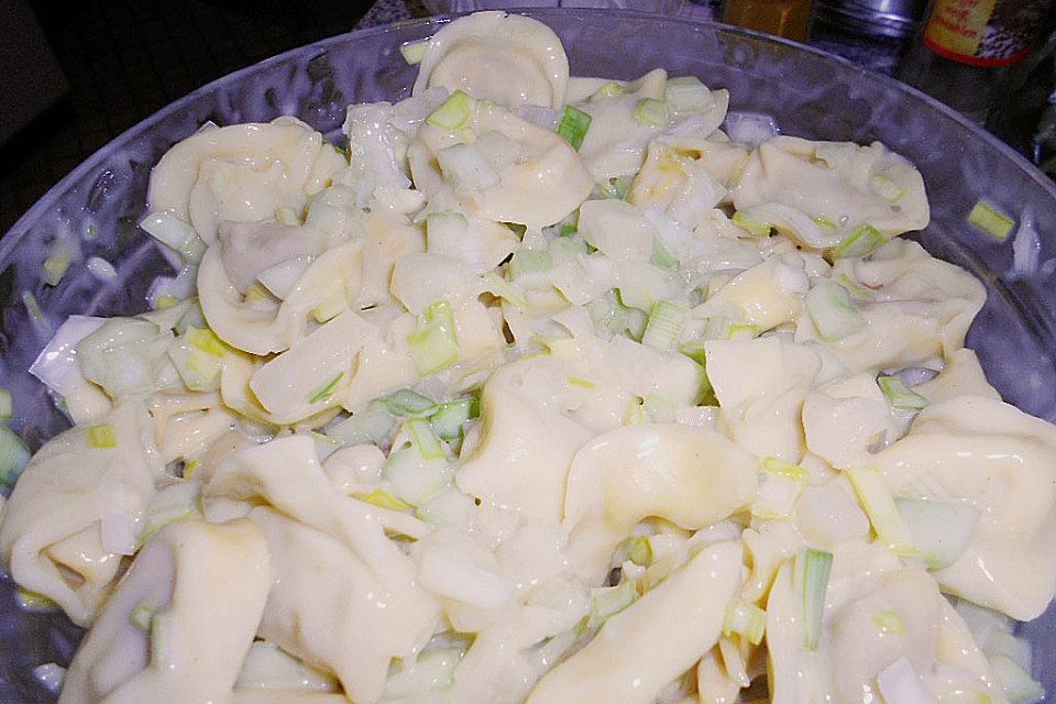 Tortellinisalat