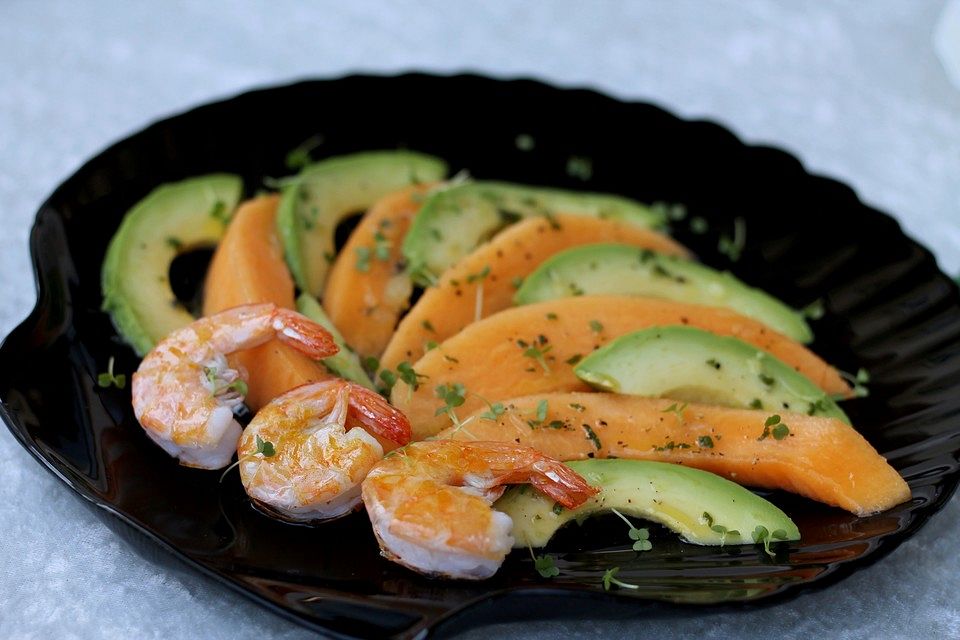 Avocado-Melonen-Salat mit Shrimps