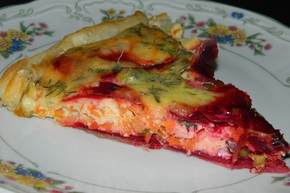 Blätterteigtarte mit Süßkartoffeln und Roter Bete