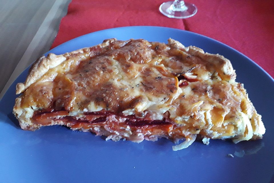 Blätterteigtarte mit Süßkartoffeln und Roter Bete