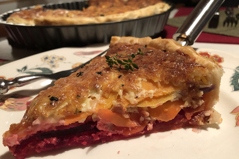 Blätterteigtarte mit Süßkartoffeln und Roter Bete