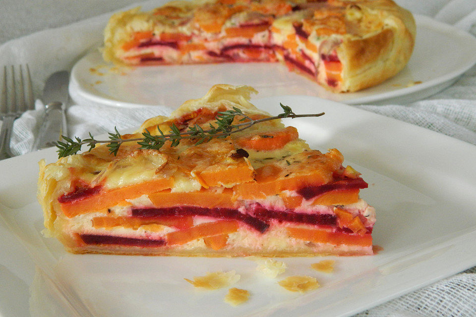 Blätterteigtarte mit Süßkartoffeln und Roter Bete