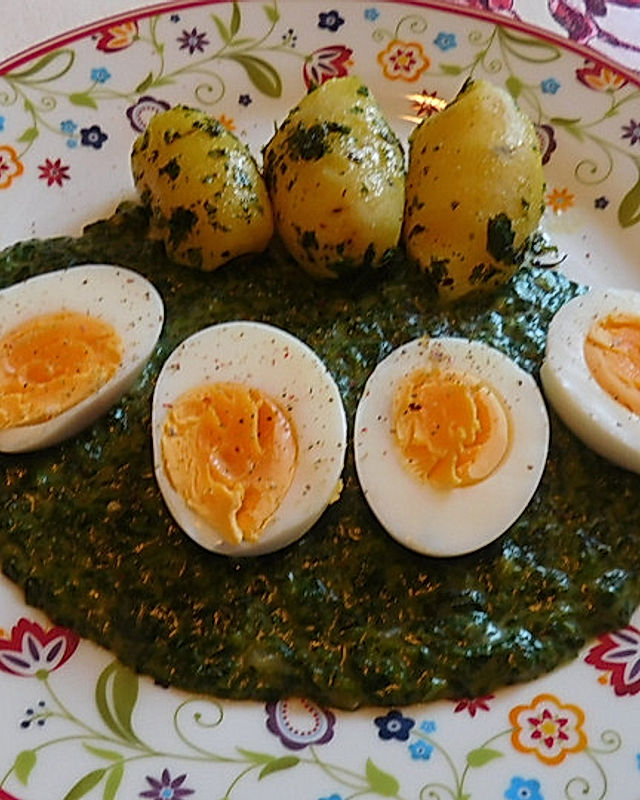 Senf-Rahmspinat mit Petersilien-Kartoffeln und Eiern