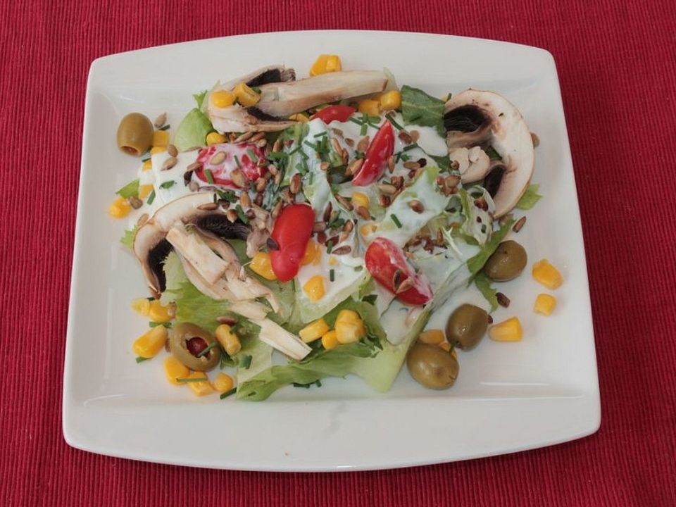 Blattsalat mit Gemüse und cremigen Dressing von patty89| Chefkoch