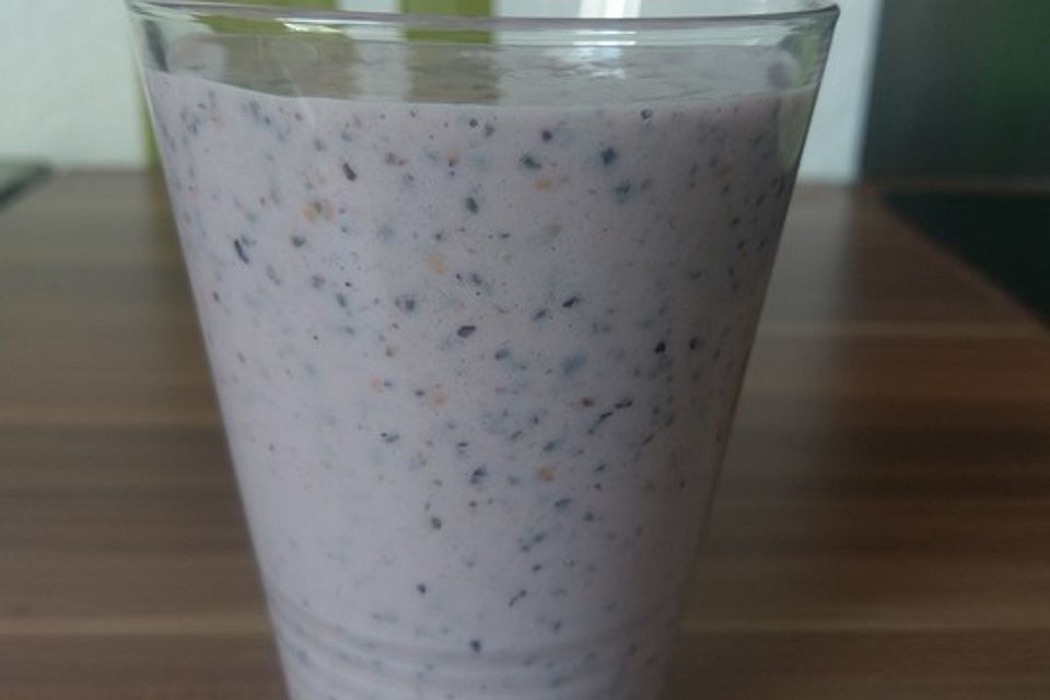 Bananen-Himbeeren-Heidelbeeren-Smoothie