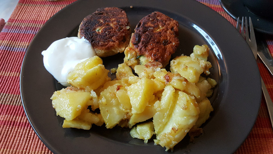 Linsenbratlinge mit Joghurt-Minz-Soße von zoe_mina