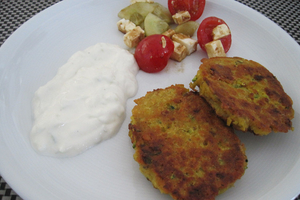 Linsenbratlinge mit Joghurt-Minz-Soße