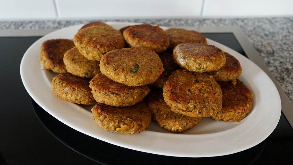 Linsenbratlinge mit Joghurt-Minz-Soße von zoe_mina