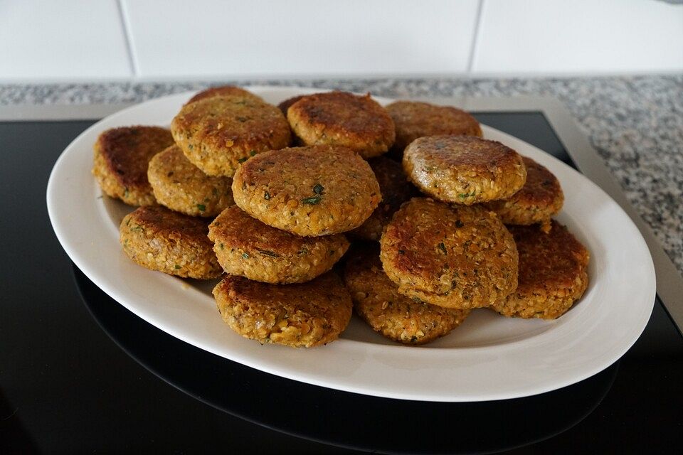 Linsenbratlinge mit Joghurt-Minz-Soße