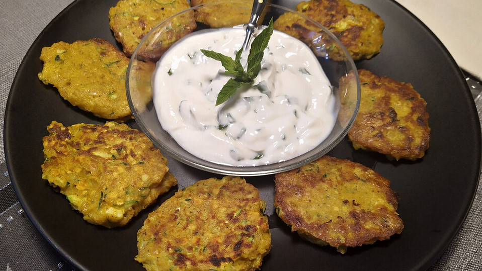 Linsenbratlinge mit Joghurt-Minz-Soße von zoe_mina