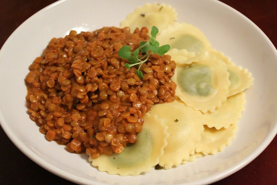 Rahmlinsen mit Ravioli in Salbeibuttter