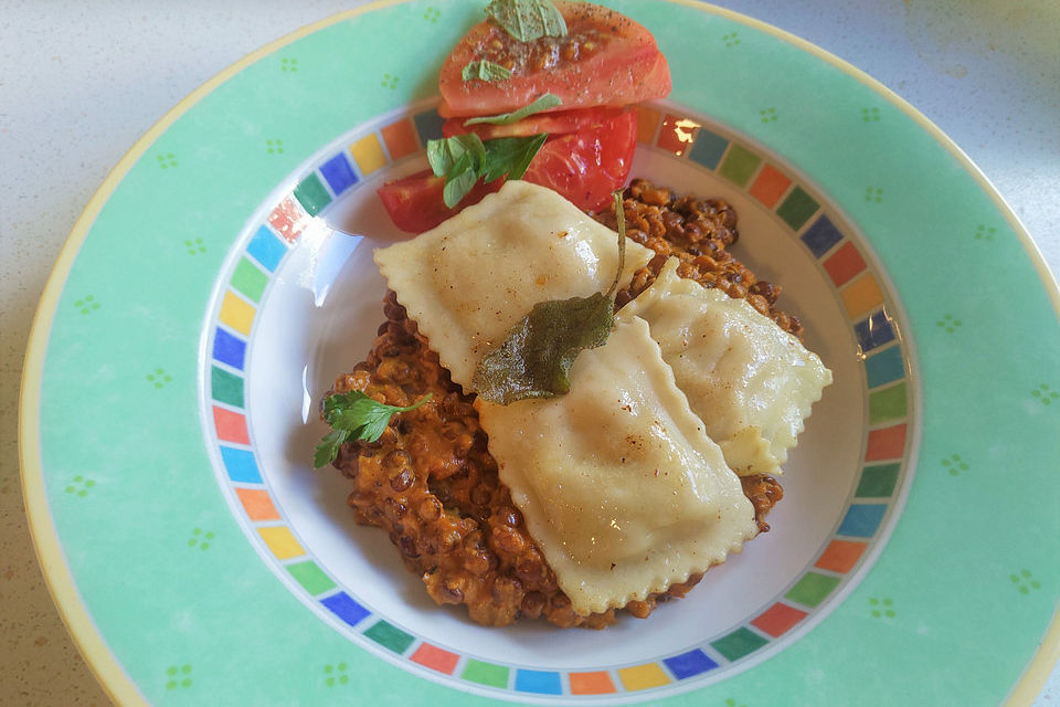 Rahmlinsen mit Ravioli in Salbeibuttter