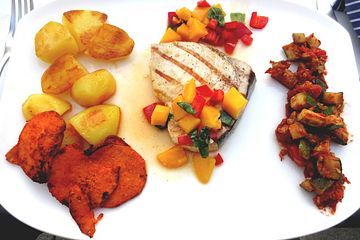 Schwertfisch mit Mangosalsa und Süßkartoffelchips