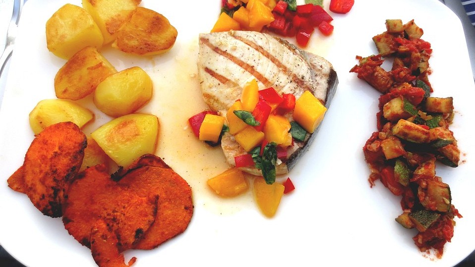 Schwertfisch mit Mangosalsa und Süßkartoffelchips von Mathias56 Schwertfisch mit Mangosalsa und Süßkartoffelchips von Mathias56