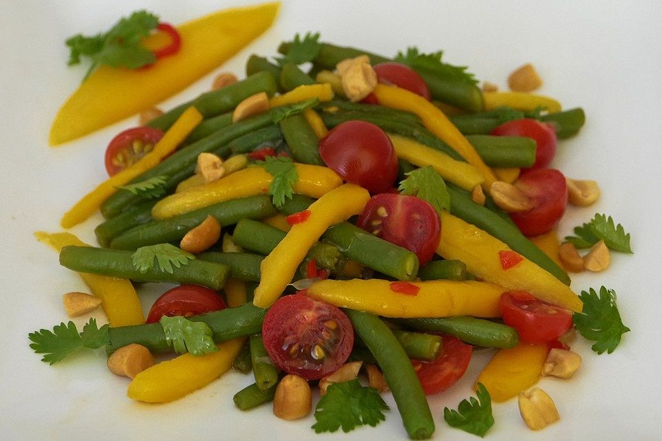 Grüner Bohnen-Salat mit Mango und Tomaten