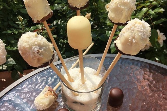 Kokos-Dickmann-Pralinen oder als Cake Pop von Cookinggirl99| Chefkoch