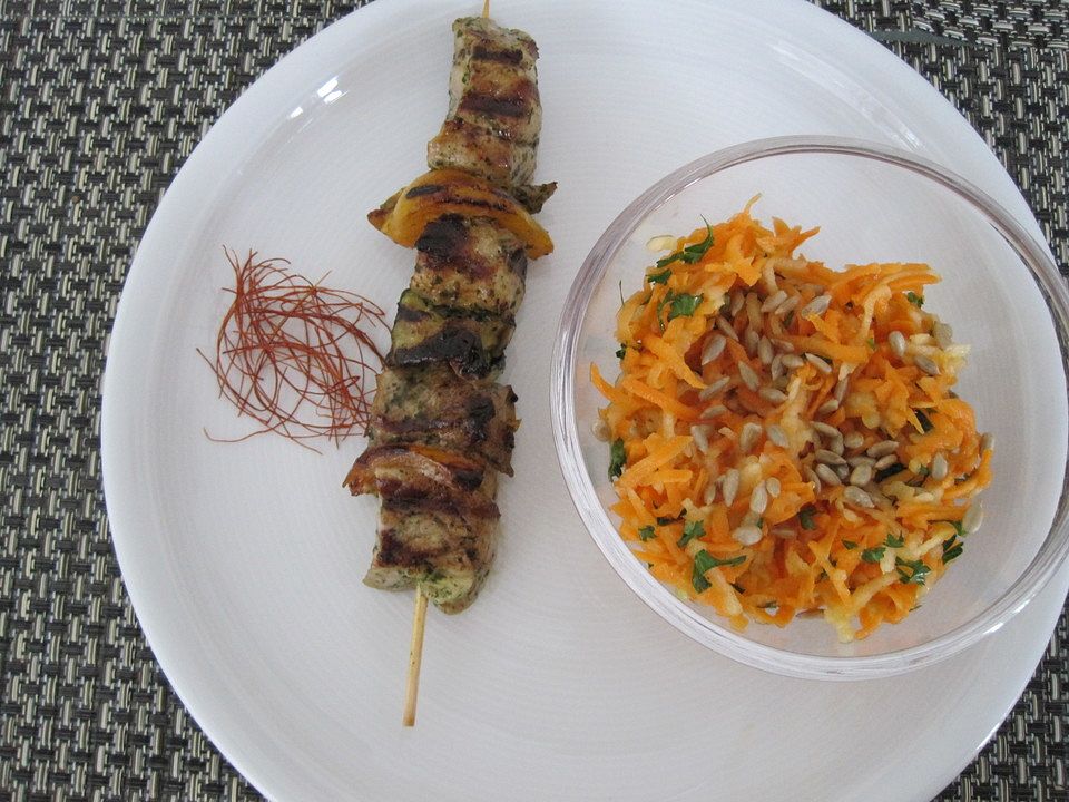 Möhren-Apfel-Salat mit gerösteten Sonnenblumenkernen von Funnyreloaded ... Möhren-Apfel-Salat mit gerösteten Sonnenblumenkernen von Funnyreloaded ...