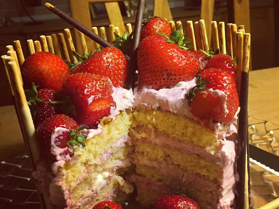 Mikadotorte mit Beeren und Mascarpone von vavaney | Chefkoch