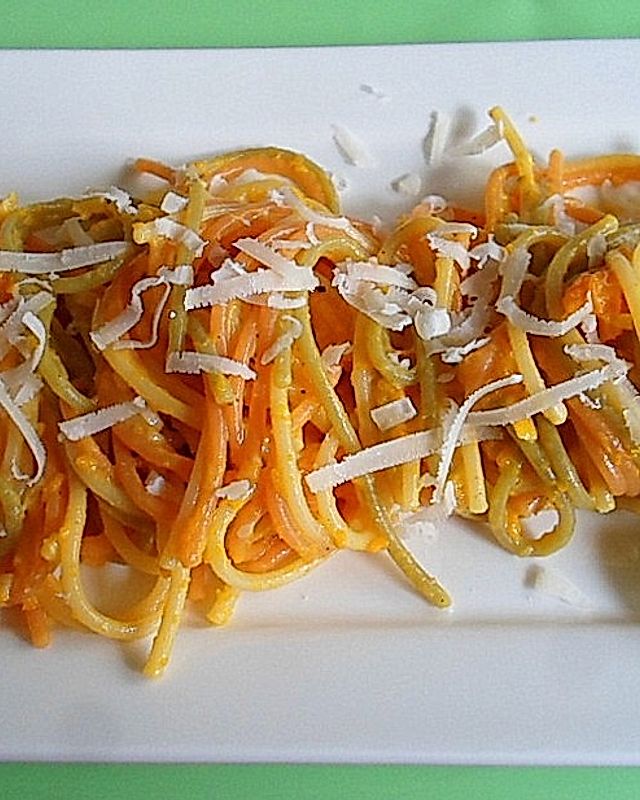 Spaghetti mit Kürbis-Parmesansauce