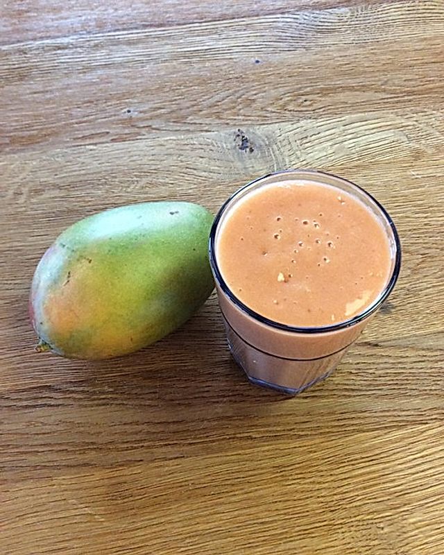 Mango-Himbeer-Kokos-Smoothie