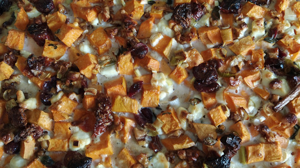 Süßkartoffelquiche mit salzig karamellisierten Walnüssen und ...