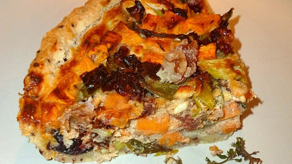 Süßkartoffelquiche mit salzig karamellisierten Walnüssen und ... Süßkartoffelquiche mit salzig karamellisierten Walnüssen und ...