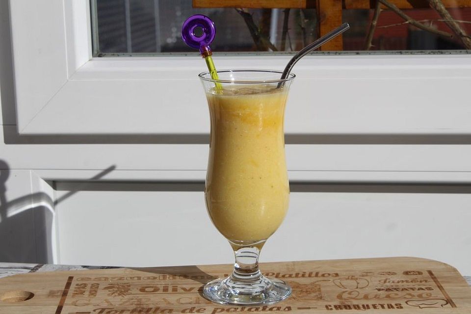 Mango-Ananas-Bananen-Smoothie