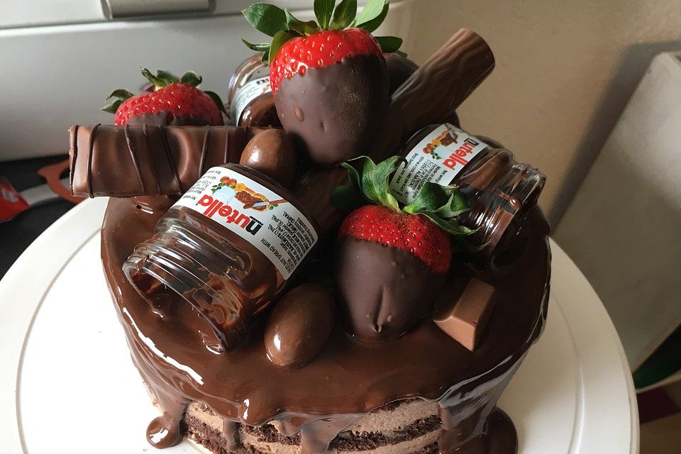 Rocher Torte mit Nutella und Haselnüssen