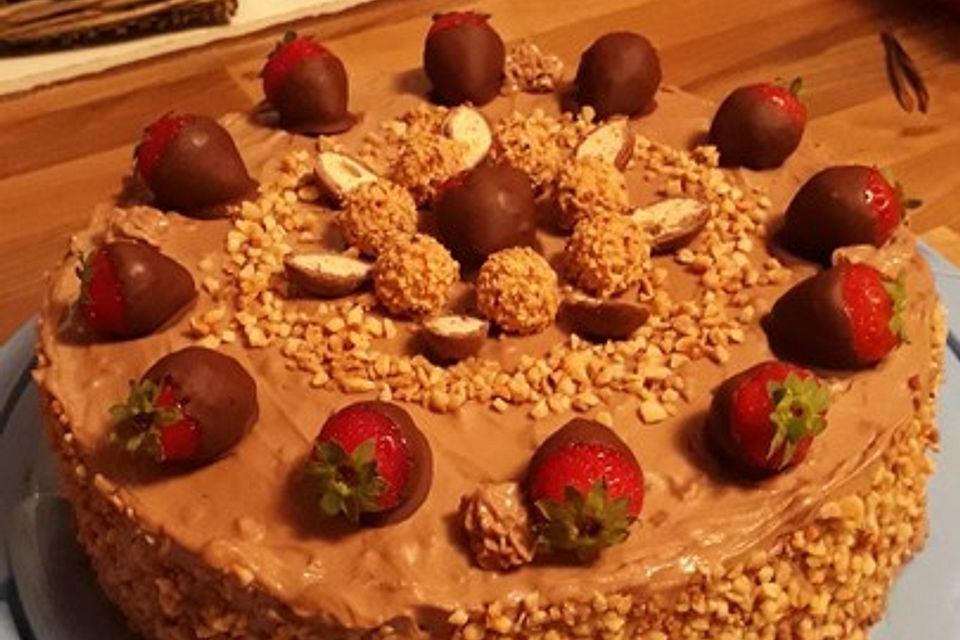 Rocher Torte mit Nutella und Haselnüssen