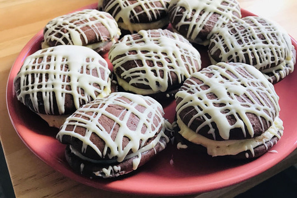 Red Velvet Whoopie Pies