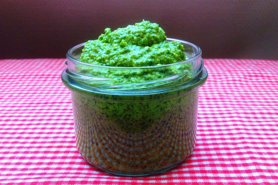 Veganes Rucola-Walnuss-Pesto