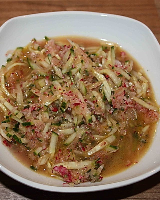 Gurken-Radieschen-Salat