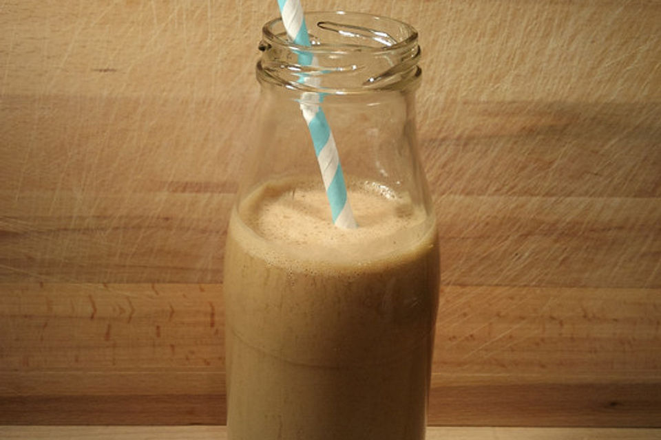 Erdnussbutter-Espresso-Smoothie