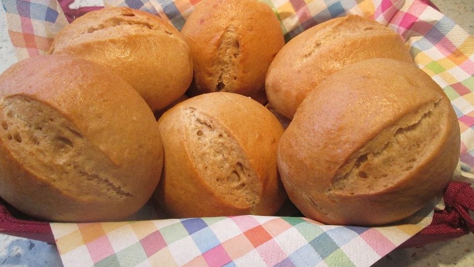 Dinkelvollkornbrötchen mit Sauerteig von trekneb Dinkelvollkornbrötchen mit Sauerteig von trekneb